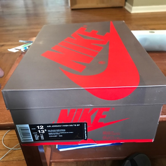 Travis Scott Jordan 1 - Picture 6 of 7